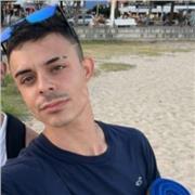 Tecnico de control de calidad ofrece repaso y apoyo para primaria